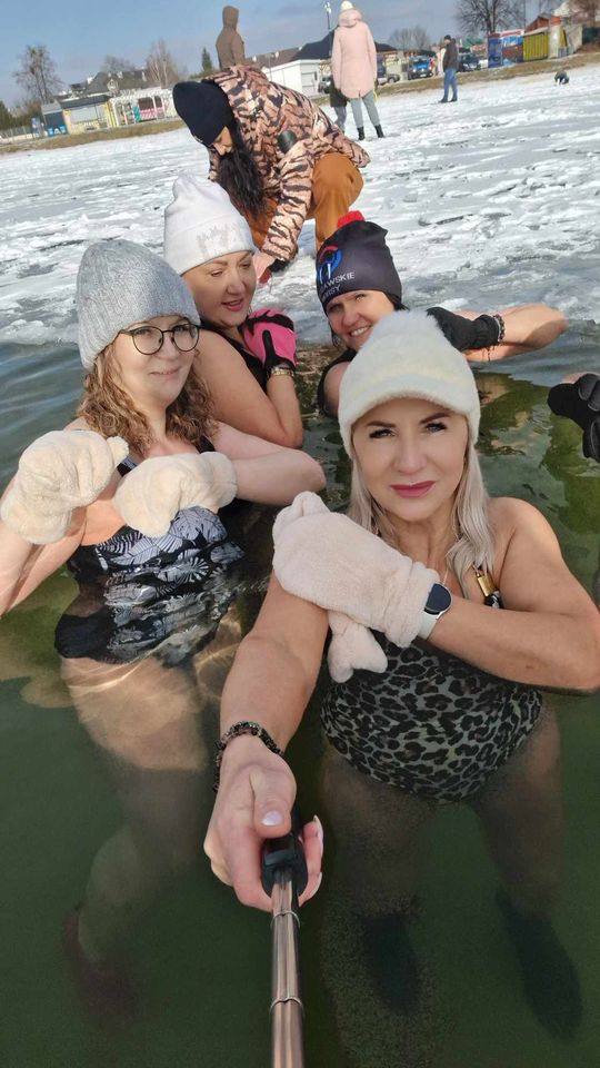 Okuninka. Włodawskim morsom też zawsze gorąco [GALERIA ZDJĘĆ]