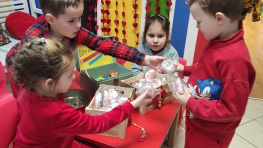 Chełm. Walentynkowy dar serca dla Szymonka od przedszkolaków [GALERIA ZDJĘĆ]