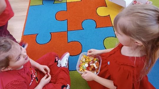 Chełm. Walentynkowy dar serca dla Szymonka od przedszkolaków [GALERIA ZDJĘĆ]