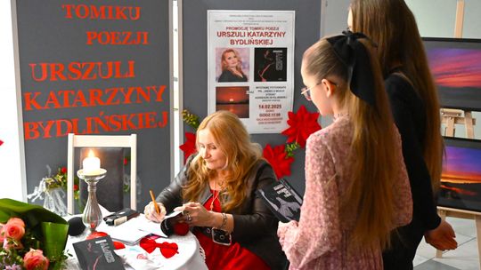 Gm. Rejowiec Fabryczny. Literacki wieczór w GOK – promocja tomiku poezji Urszuli Katarzyny Bydlińskiej [GALERIA ZDJĘĆ]