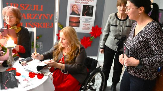 Gm. Rejowiec Fabryczny. Literacki wieczór w GOK – promocja tomiku poezji Urszuli Katarzyny Bydlińskiej [GALERIA ZDJĘĆ]