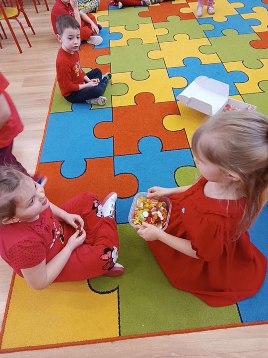 Chełm. Walentynkowy dar serca dla Szymonka od przedszkolaków [GALERIA ZDJĘĆ]