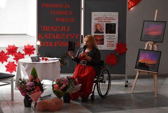 Gm. Rejowiec Fabryczny. Literacki wieczór w GOK – promocja tomiku poezji Urszuli Katarzyny Bydlińskiej [GALERIA ZDJĘĆ]