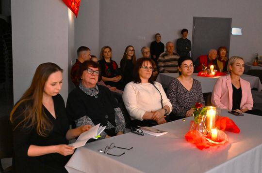 Gm. Rejowiec Fabryczny. Literacki wieczór w GOK – promocja tomiku poezji Urszuli Katarzyny Bydlińskiej [GALERIA ZDJĘĆ]