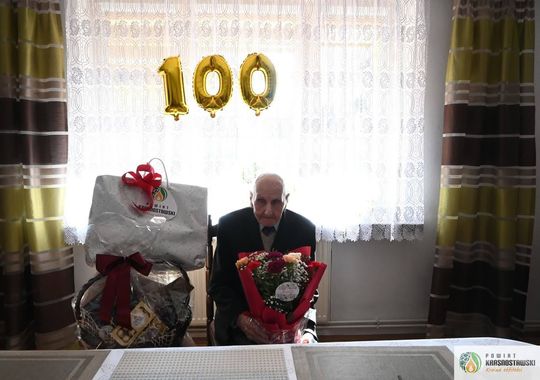 Setne urodziny pana Bolesława. Wyjątkowy jubileusz mieszkańca gminy Żółkiewka [ZDJĘCIA]