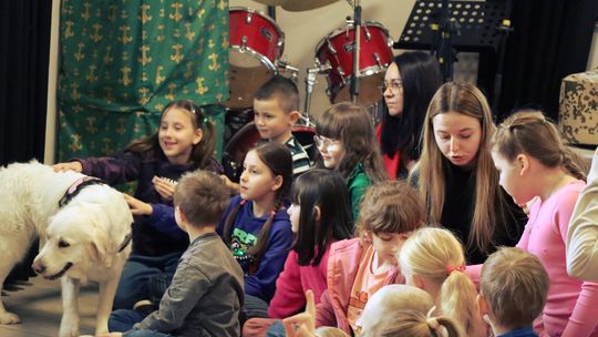Gm. Leśniowice. Wesołe ferie w SOK. Była nawet dogoterapia [GALERIA ZDJĘĆ]