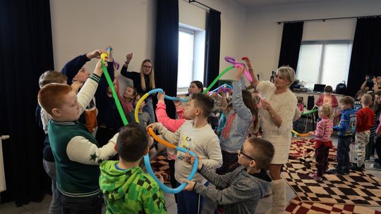 Gm. Leśniowice. Wesołe ferie w SOK. Była nawet dogoterapia [GALERIA ZDJĘĆ]