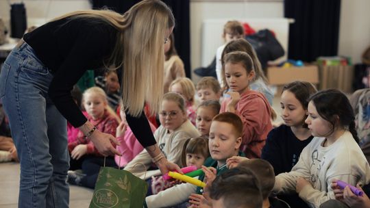 Gm. Leśniowice. Wesołe ferie w SOK. Była nawet dogoterapia [GALERIA ZDJĘĆ]
