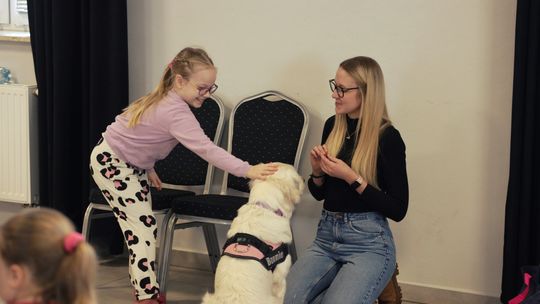 Gm. Leśniowice. Wesołe ferie w SOK. Była nawet dogoterapia [GALERIA ZDJĘĆ]
