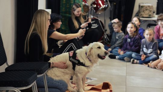 Gm. Leśniowice. Wesołe ferie w SOK. Była nawet dogoterapia [GALERIA ZDJĘĆ]