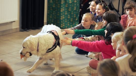 Gm. Leśniowice. Wesołe ferie w SOK. Była nawet dogoterapia [GALERIA ZDJĘĆ]
