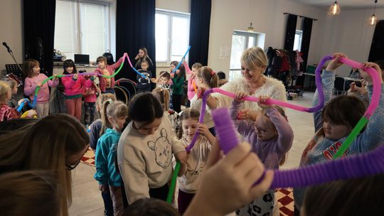 Gm. Leśniowice. Wesołe ferie w SOK. Była nawet dogoterapia [GALERIA ZDJĘĆ]