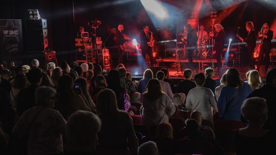 Poparzeni Kawą Trzy we Włodawskim Domu Kultury. Fantastyczny koncert! [GALERIA ZDJĘĆ]