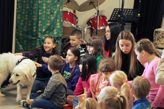 Gm. Leśniowice. Wesołe ferie w SOK. Była nawet dogoterapia [GALERIA ZDJĘĆ]