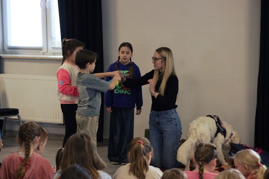 Gm. Leśniowice. Wesołe ferie w SOK. Była nawet dogoterapia [GALERIA ZDJĘĆ]