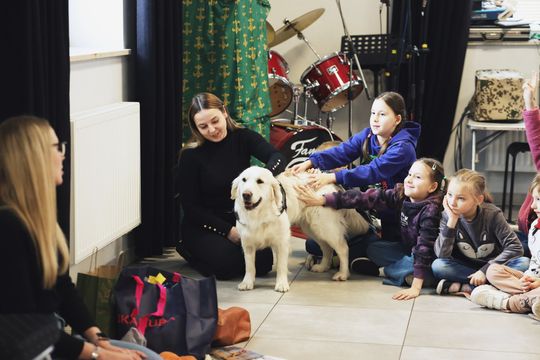 Gm. Leśniowice. Wesołe ferie w SOK. Była nawet dogoterapia [GALERIA ZDJĘĆ]