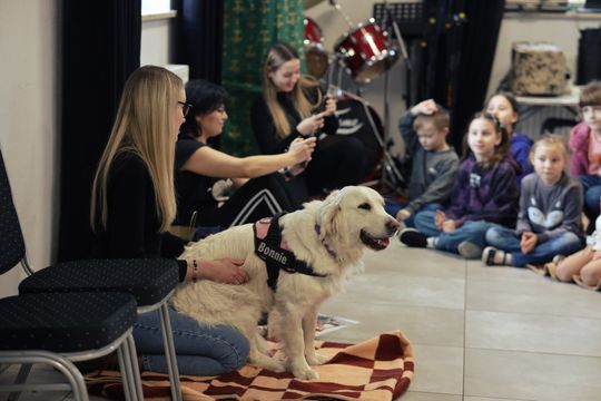 Gm. Leśniowice. Wesołe ferie w SOK. Była nawet dogoterapia [GALERIA ZDJĘĆ]