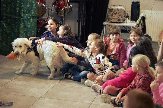 Gm. Leśniowice. Wesołe ferie w SOK. Była nawet dogoterapia [GALERIA ZDJĘĆ]