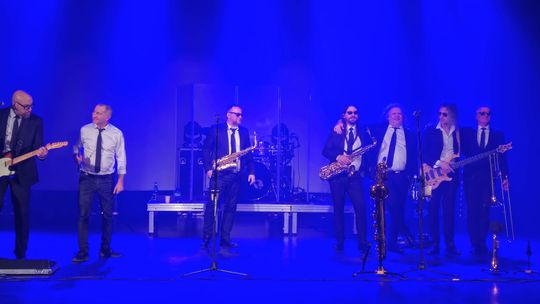 Chełm. Poparzeni Kawą Trzy zagrali w Chełmskim Domu Kultury [GALERIA ZDJĘĆ]