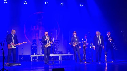 Chełm. Poparzeni Kawą Trzy zagrali w Chełmskim Domu Kultury [GALERIA ZDJĘĆ]