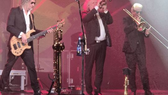 Chełm. Poparzeni Kawą Trzy zagrali w Chełmskim Domu Kultury [GALERIA ZDJĘĆ]