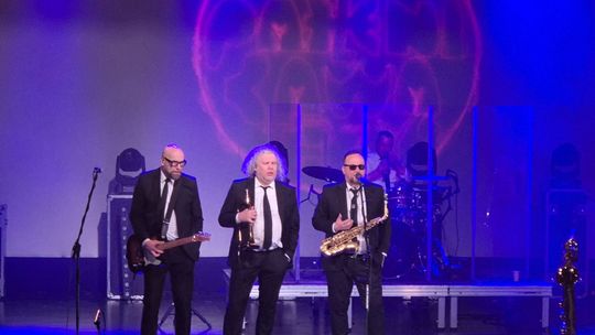 Chełm. Poparzeni Kawą Trzy zagrali w Chełmskim Domu Kultury [GALERIA ZDJĘĆ]