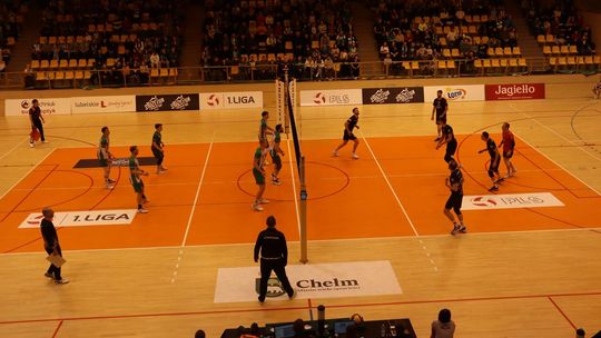 Przerwali passę lidera. Niepokonany dotąd ChKS Chełm uległ KKS-owi Mickiewicz Kluczbork [ZDJĘCIA]