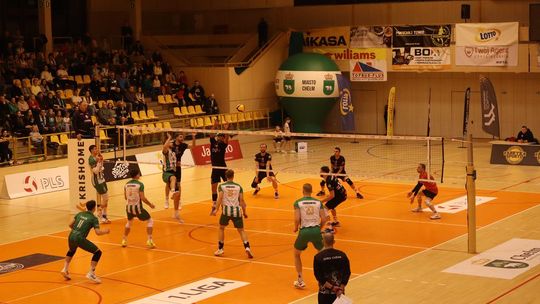 Przerwali passę lidera. Niepokonany dotąd ChKS Chełm uległ KKS-owi Mickiewicz Kluczbork [ZDJĘCIA]