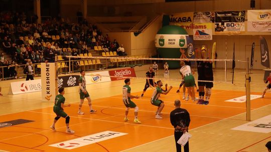 Przerwali passę lidera. Niepokonany dotąd ChKS Chełm uległ KKS-owi Mickiewicz Kluczbork [ZDJĘCIA]