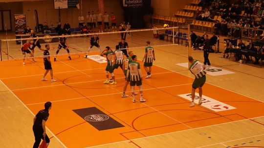 Przerwali passę lidera. Niepokonany dotąd ChKS Chełm uległ KKS-owi Mickiewicz Kluczbork [ZDJĘCIA]