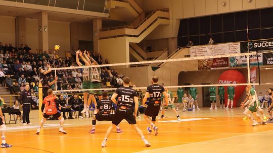 Przerwali passę lidera. Niepokonany dotąd ChKS Chełm uległ KKS-owi Mickiewicz Kluczbork [ZDJĘCIA]