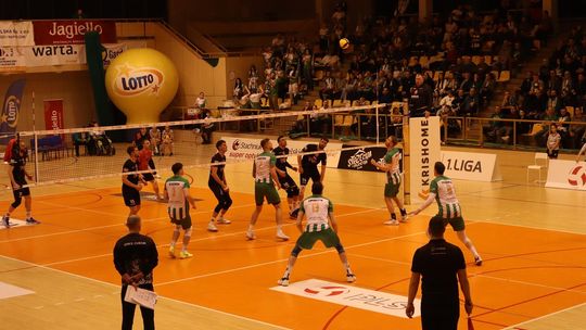 Przerwali passę lidera. Niepokonany dotąd ChKS Chełm uległ KKS-owi Mickiewicz Kluczbork [ZDJĘCIA]