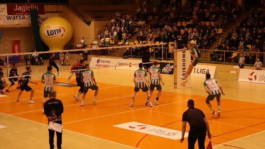 Przerwali passę lidera. Niepokonany dotąd ChKS Chełm uległ KKS-owi Mickiewicz Kluczbork [ZDJĘCIA]