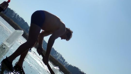 Krasnostawskie Karpie wykąpały się w przerębli [GALERIA ZDJĘĆ]