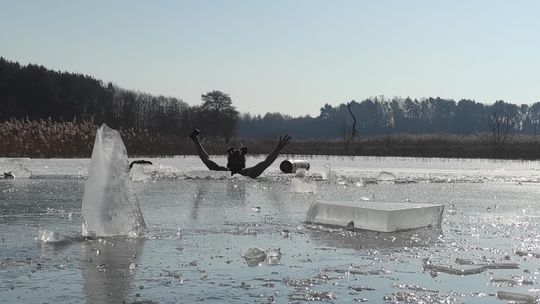 Krasnostawskie Karpie wykąpały się w przerębli [GALERIA ZDJĘĆ]