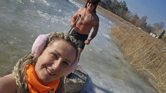 Krasnostawskie Karpie wykąpały się w przerębli [GALERIA ZDJĘĆ]