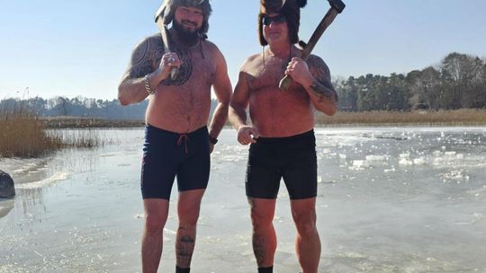 Krasnostawskie Karpie wykąpały się w przerębli [GALERIA ZDJĘĆ]