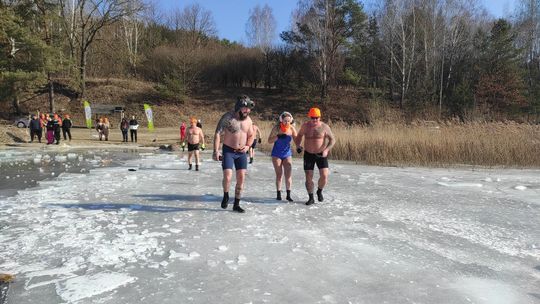 Krasnostawskie Karpie wykąpały się w przerębli [GALERIA ZDJĘĆ]