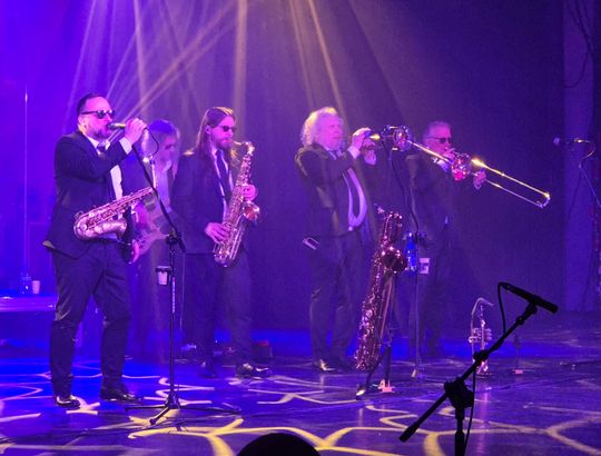 Chełm. Poparzeni Kawą Trzy zagrali w Chełmskim Domu Kultury [GALERIA ZDJĘĆ]