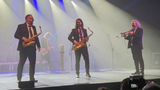 Chełm. Poparzeni Kawą Trzy zagrali w Chełmskim Domu Kultury [GALERIA ZDJĘĆ]