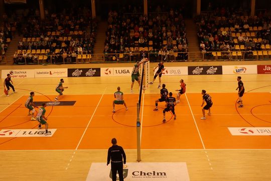 Przerwali passę lidera. Niepokonany dotąd ChKS Chełm uległ KKS-owi Mickiewicz Kluczbork [ZDJĘCIA]