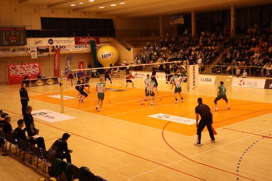 Przerwali passę lidera. Niepokonany dotąd ChKS Chełm uległ KKS-owi Mickiewicz Kluczbork [ZDJĘCIA]