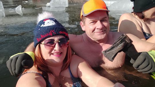 Krasnostawskie Karpie wykąpały się w przerębli [GALERIA ZDJĘĆ]