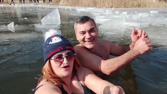 Krasnostawskie Karpie wykąpały się w przerębli [GALERIA ZDJĘĆ]