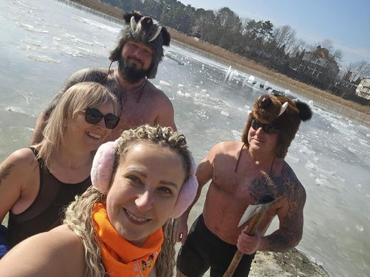 Krasnostawskie Karpie wykąpały się w przerębli [GALERIA ZDJĘĆ]