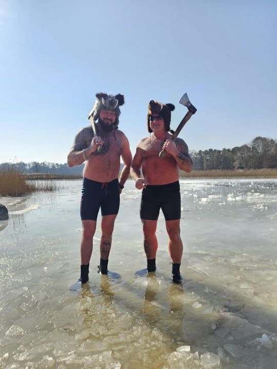 Krasnostawskie Karpie wykąpały się w przerębli [GALERIA ZDJĘĆ]