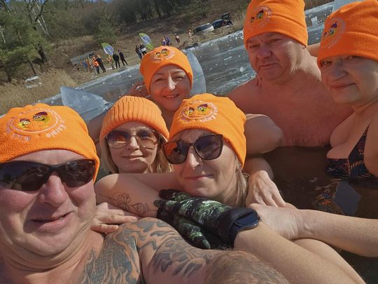 Krasnostawskie Karpie wykąpały się w przerębli [GALERIA ZDJĘĆ]