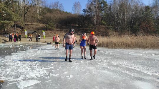 Krasnostawskie Karpie wykąpały się w przerębli [GALERIA ZDJĘĆ]