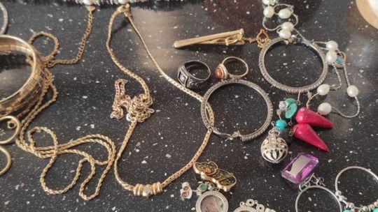 KRAJ. Seria morderstw starszych kobiet. Zostały uduszone [ZDJĘCIA]