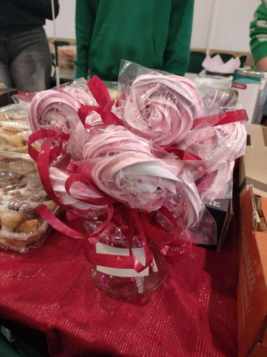 Chełm. Słodki charytatywny kiermasz w urzędzie miasta [GALERIA ZDJĘĆ]